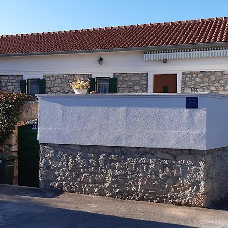 Apartments With A Parking Space Lukoran Exterior photo